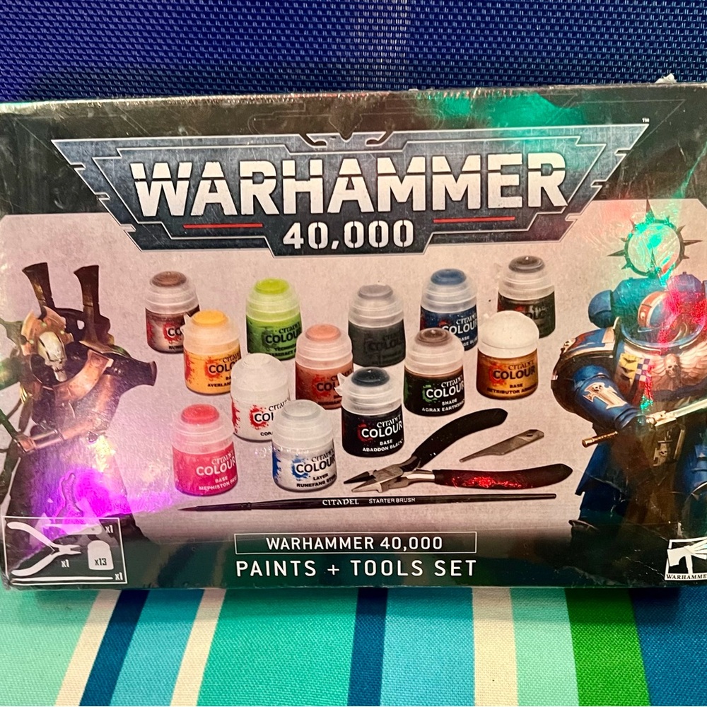 NEW/SEALED Games Workshop Warhammer 40,000 paints & tool set box!  Fun!